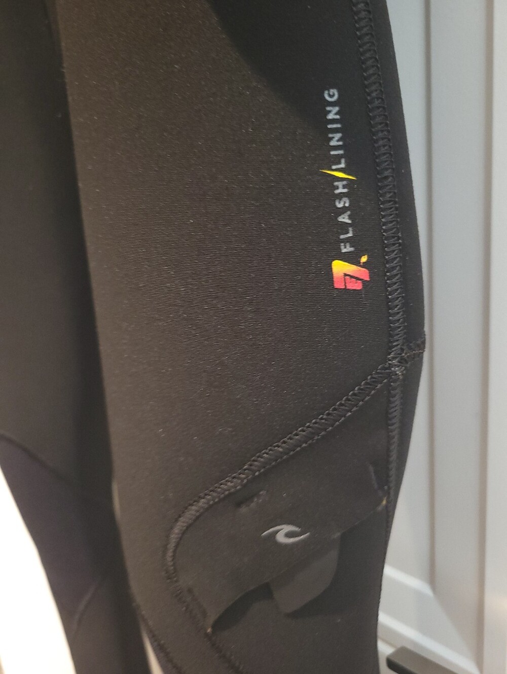 Rip Curl E7, Flash Bomb, "Heat Seeker" 5/4 size Large Wetsuit - Picture 6 of 16